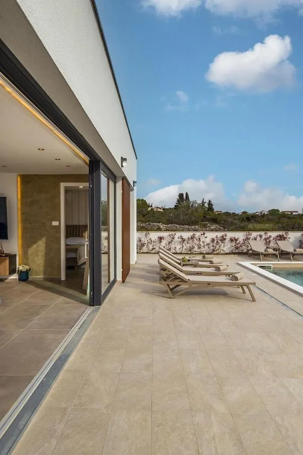 Coralis Villa Vrsi