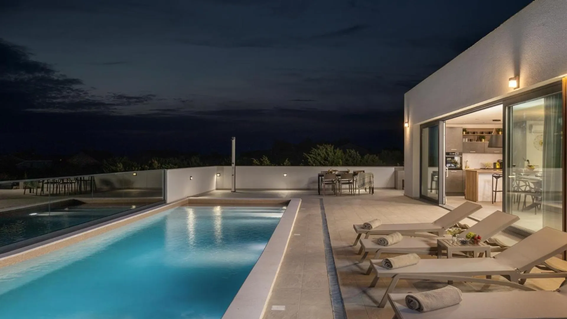 Coralis Villa Vrsi 0*,